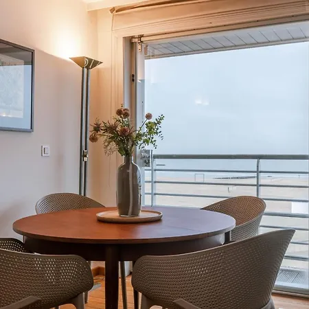 Spacious With Terrace And Sea-view Διαμέρισμα Knokke-Heist